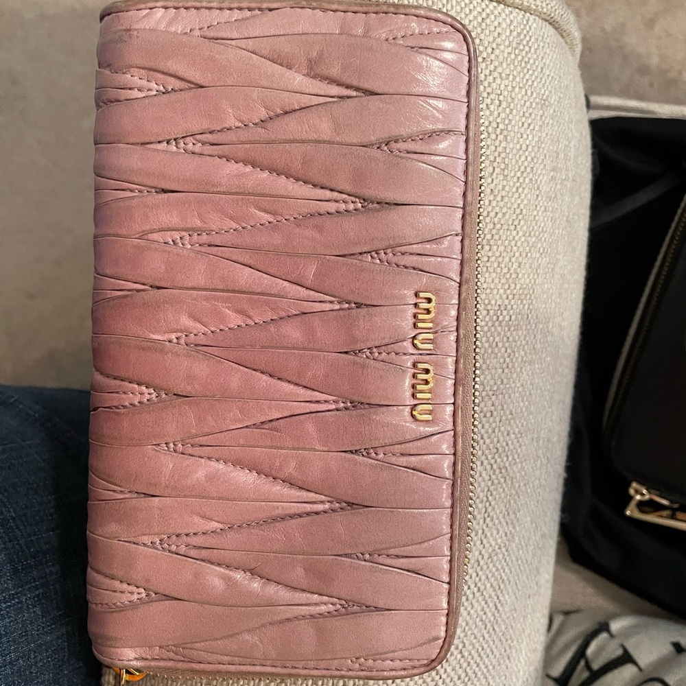Miu Miu Leather Ling wallet